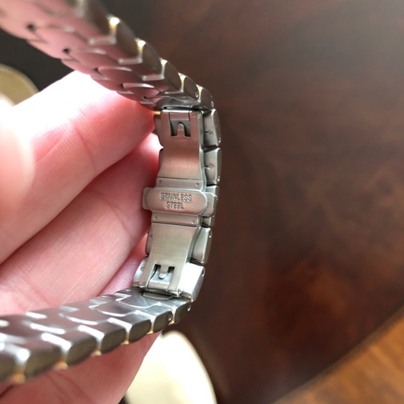 BNIB ladies Vetania watch - Picture 9 of 16